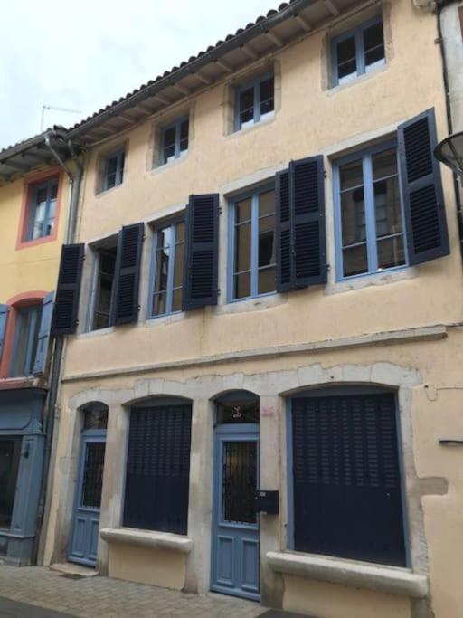 La Maison De Lea, Chambres D'Hotes De 14 Couchages Tournus Exterior foto