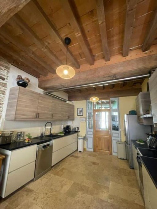 La Maison De Lea, Chambres D'Hotes De 14 Couchages Tournus Exterior foto